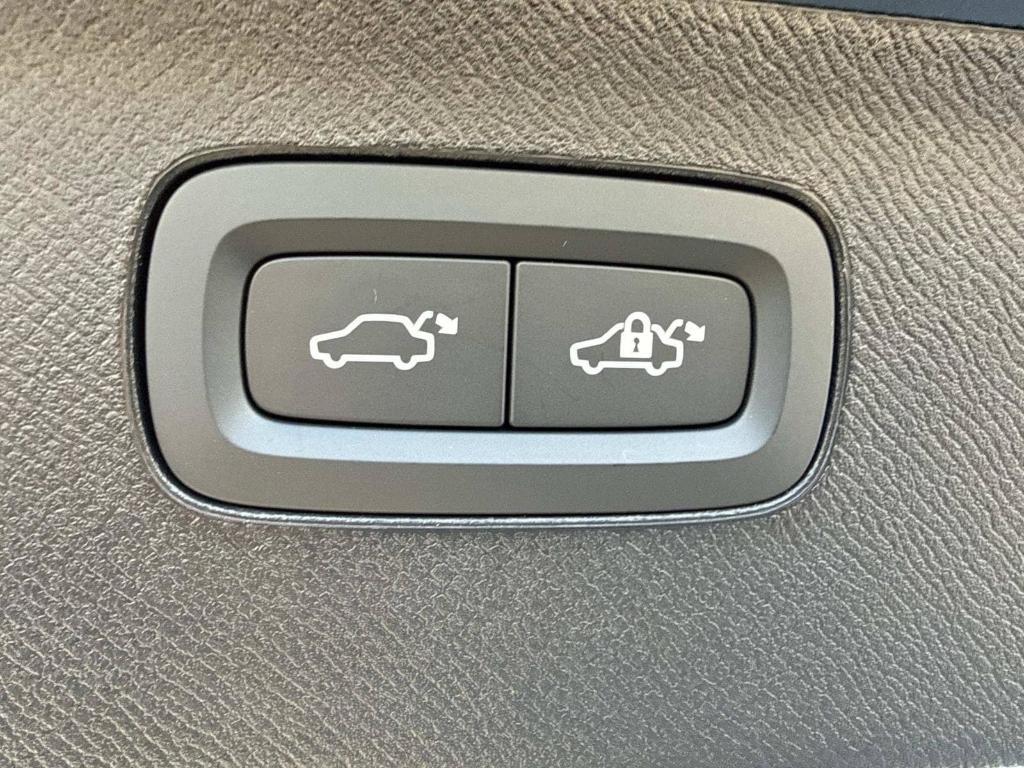 new 2026 Volvo XC90 Plug-In Hybrid car, priced at $81,875