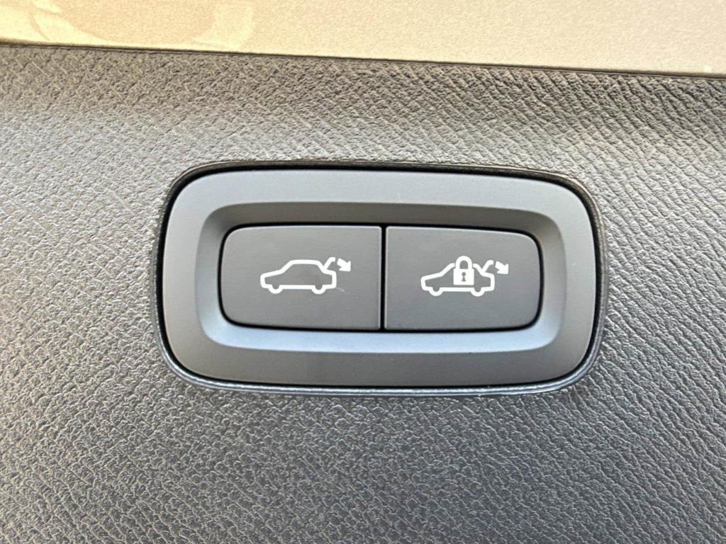 new 2026 Volvo XC90 Plug-In Hybrid car, priced at $81,875