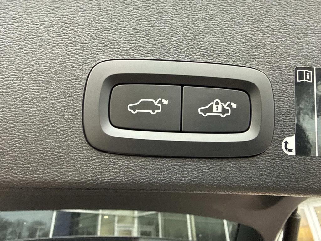 used 2019 Volvo XC40 car, priced at $19,648