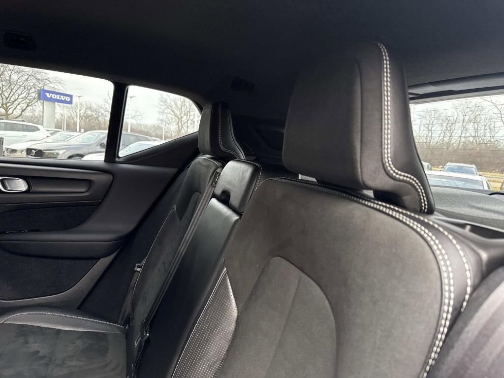 used 2019 Volvo XC40 car, priced at $19,648