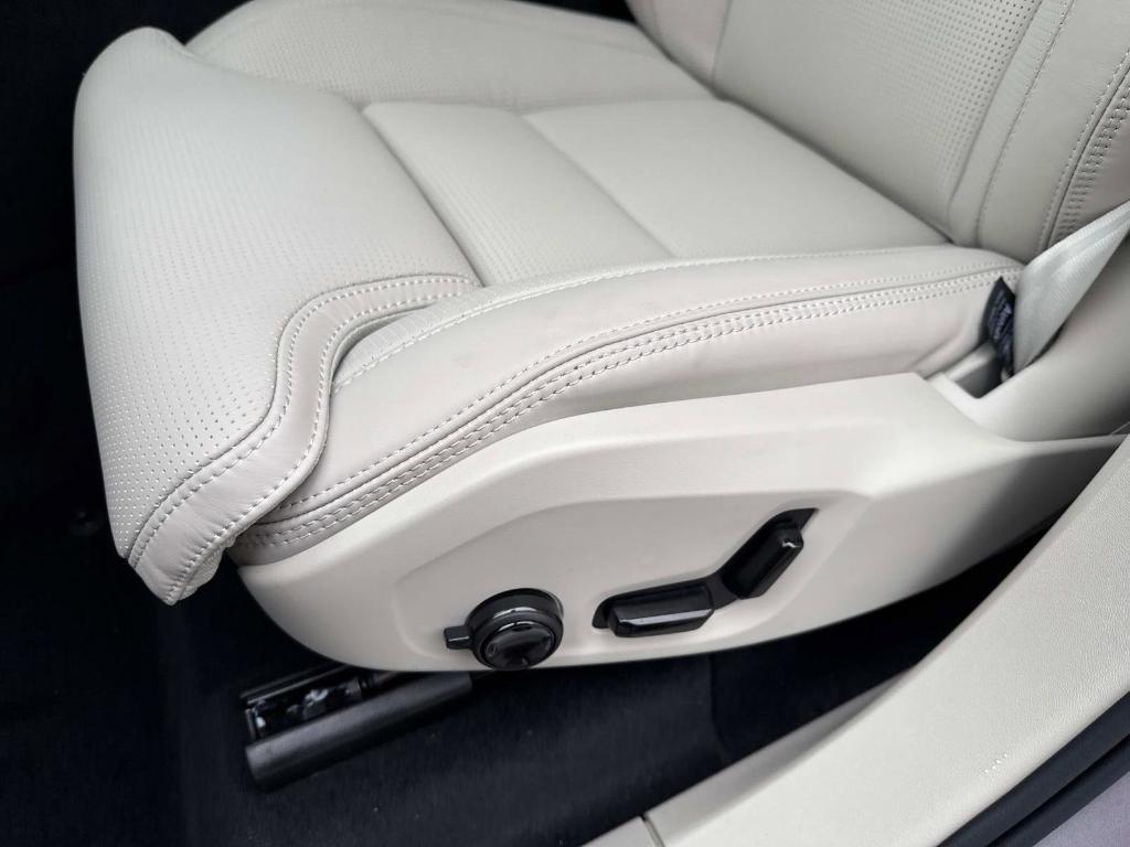 new 2026 Volvo XC90 car, priced at $75,350