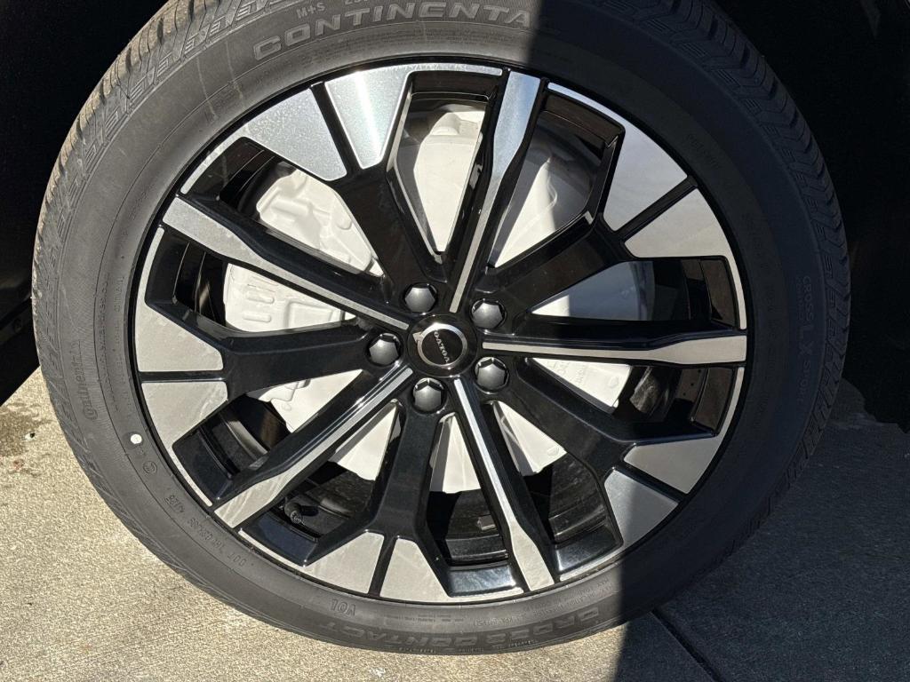 new 2026 Volvo XC60 Plug-In Hybrid car, priced at $69,875