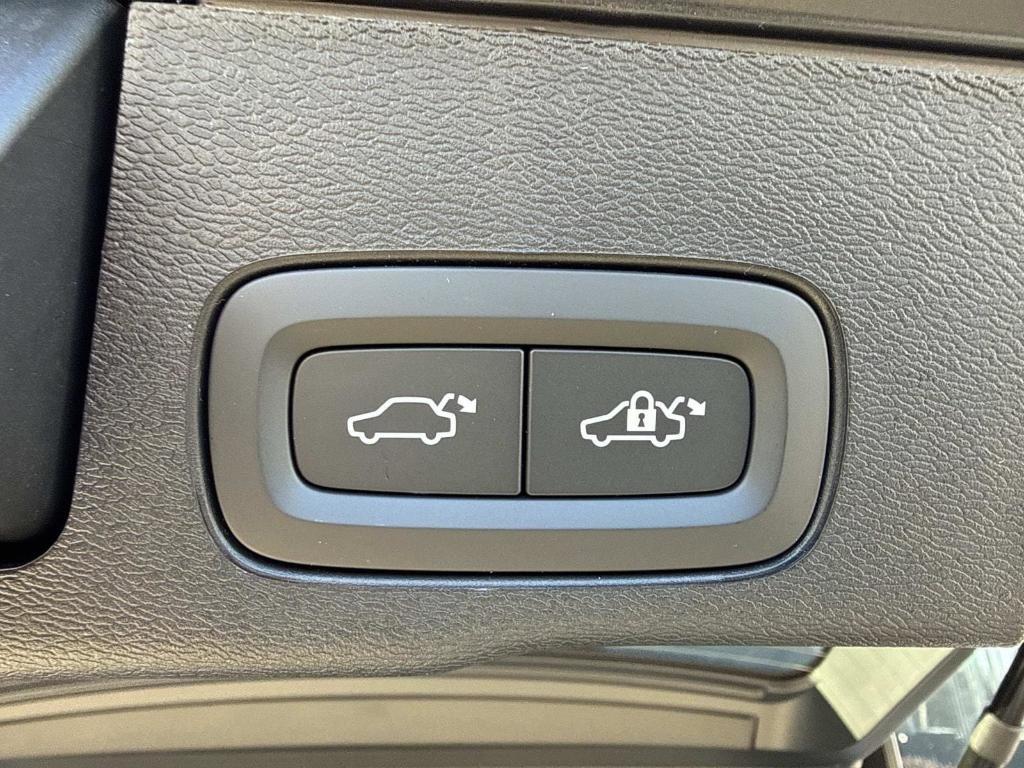 new 2026 Volvo XC60 Plug-In Hybrid car, priced at $69,875