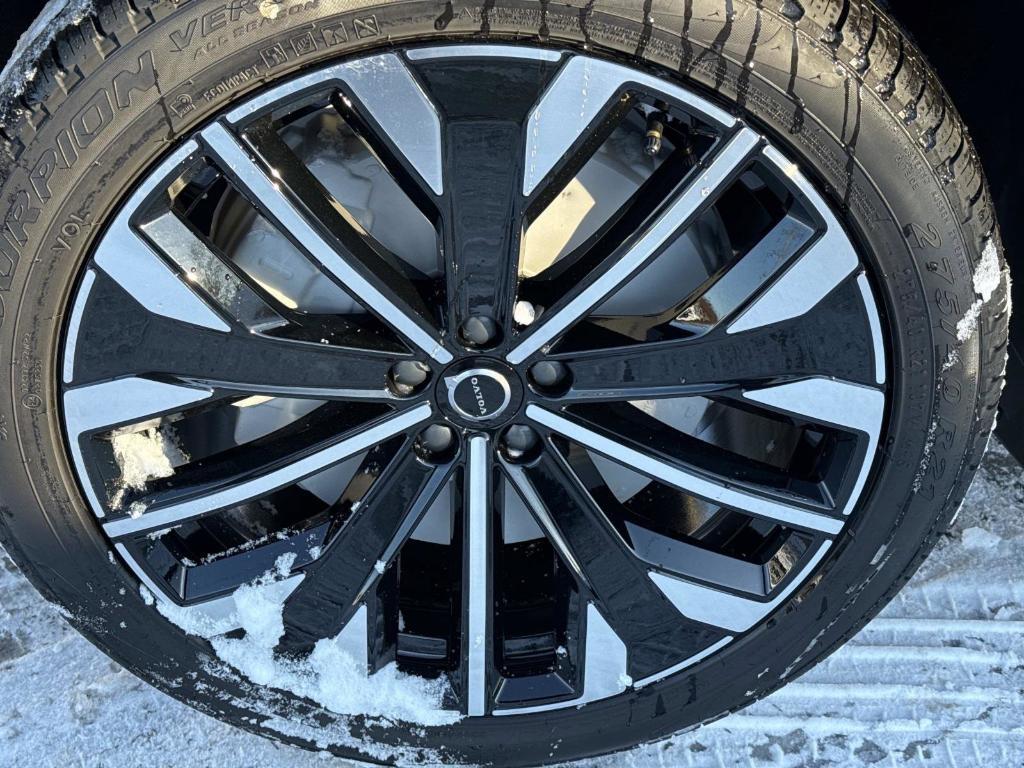 new 2026 Volvo XC90 car, priced at $82,610