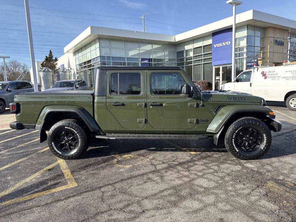 used 2022 Jeep Gladiator car, priced at $27,559