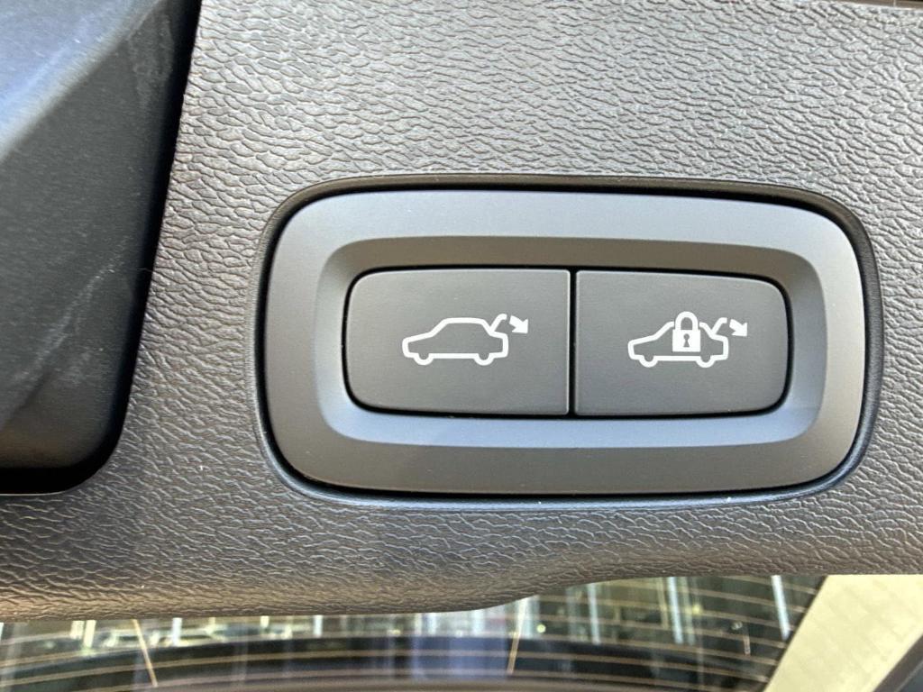 new 2026 Volvo XC60 car, priced at $64,150