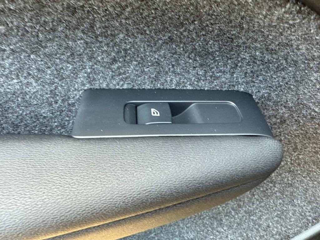 new 2026 Volvo XC40 car, priced at $53,525