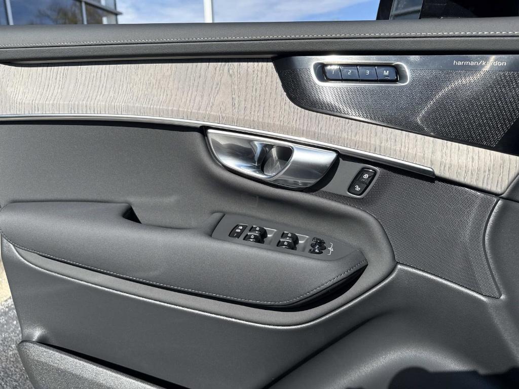 new 2026 Volvo XC90 car, priced at $75,155