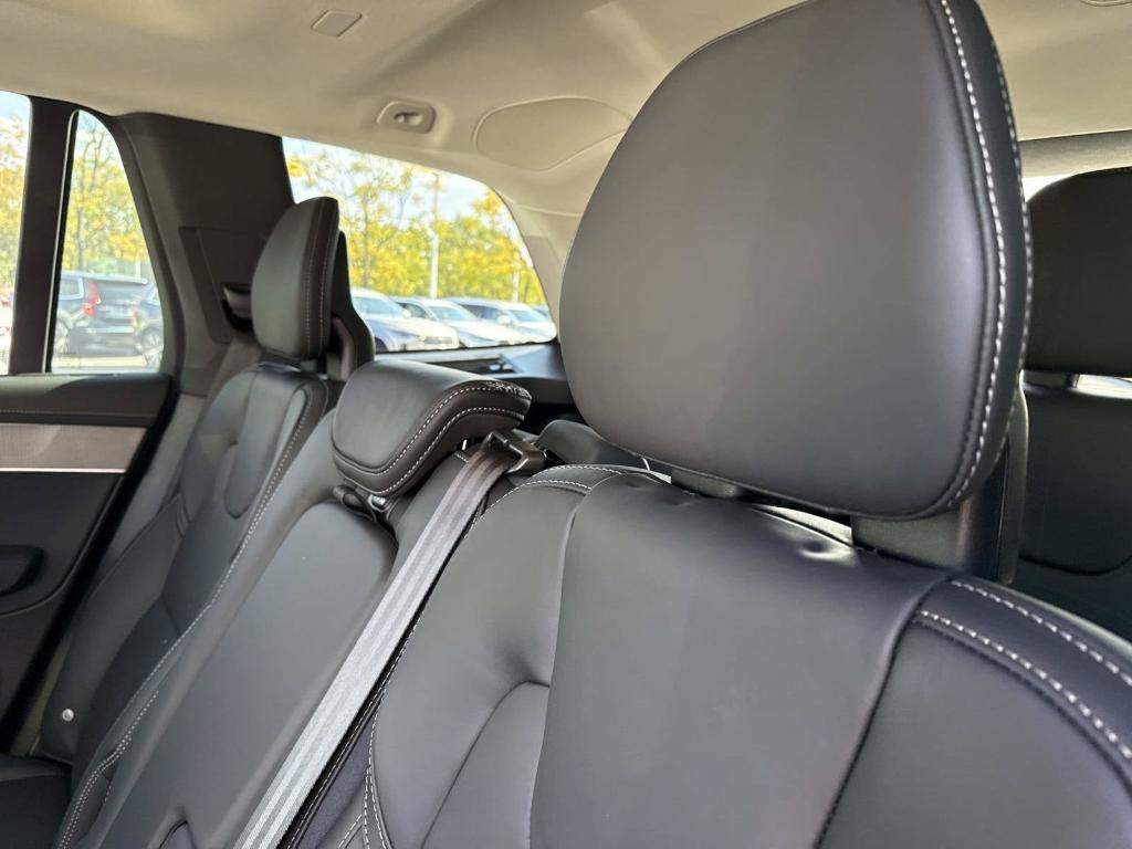 new 2026 Volvo XC90 car, priced at $75,155