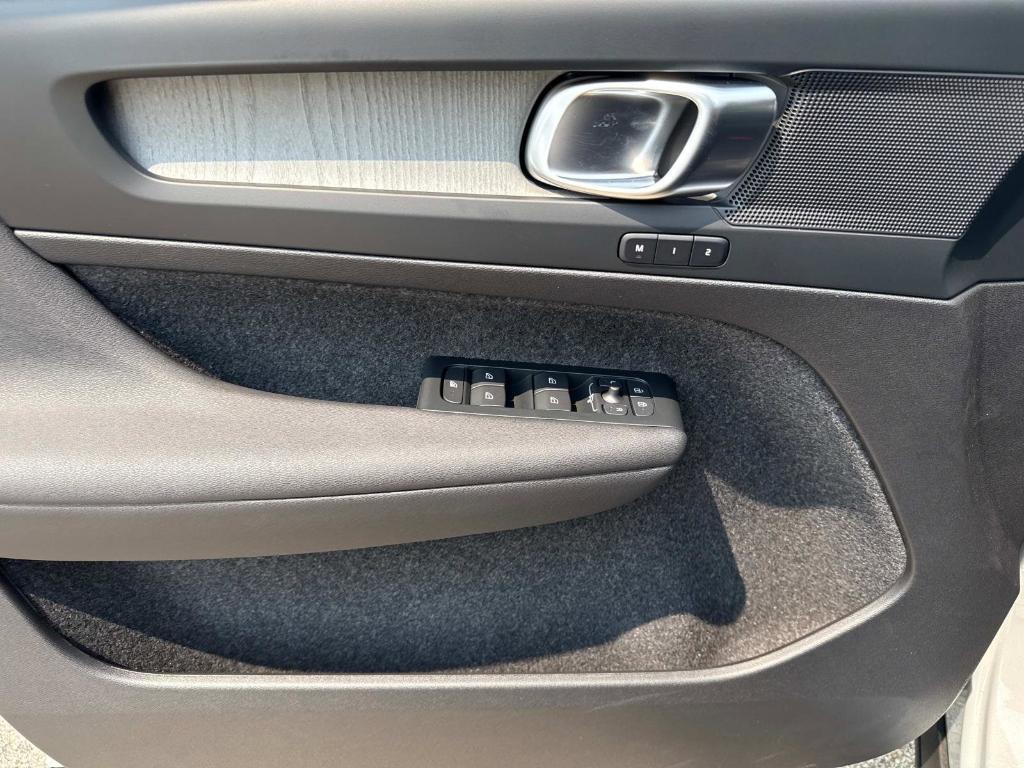 new 2026 Volvo XC40 car, priced at $50,150