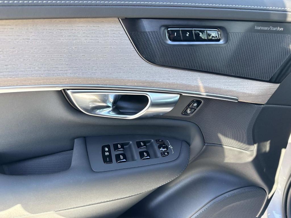 new 2026 Volvo XC90 car, priced at $68,605