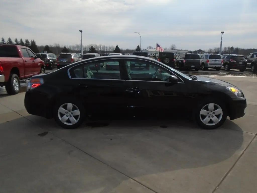 used 2009 Nissan Altima car, priced at $2,975