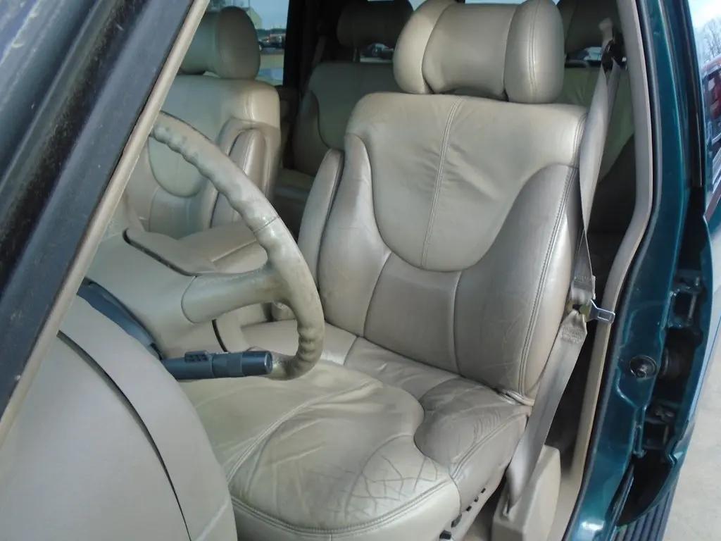 used 2000 GMC Yukon car, priced at $5,975