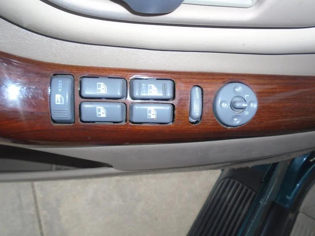 used 2000 GMC Yukon car, priced at $5,975