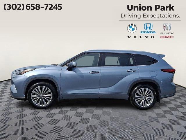 used 2023 Toyota Highlander car, priced at $40,988