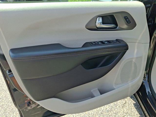 used 2020 Chrysler Pacifica car, priced at $19,487