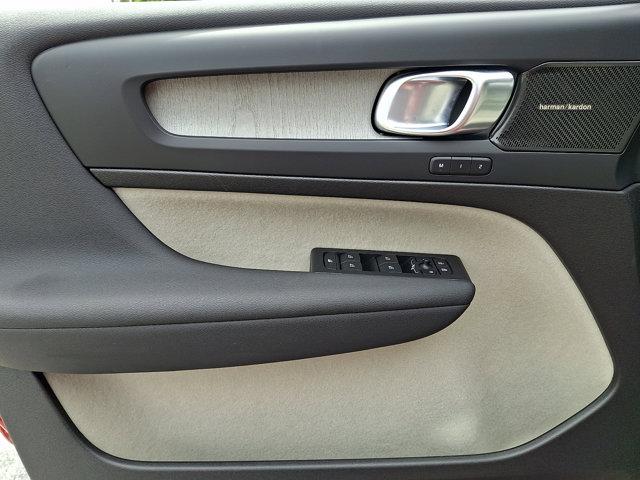used 2023 Volvo XC40 car, priced at $32,984