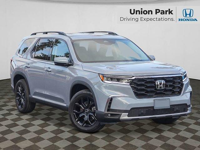 new 2025 Honda Pilot car, priced at $53,450