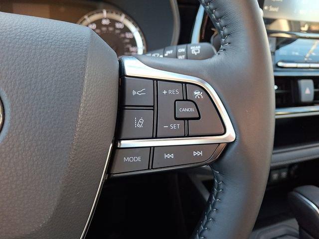 used 2021 Toyota Highlander car, priced at $29,988