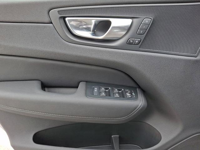 new 2026 Volvo XC60 car, priced at $57,985