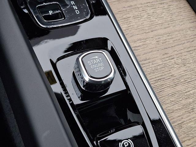 new 2026 Volvo XC60 car, priced at $57,985