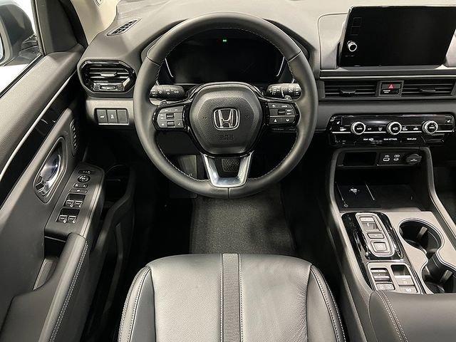 new 2025 Honda Pilot car, priced at $51,095