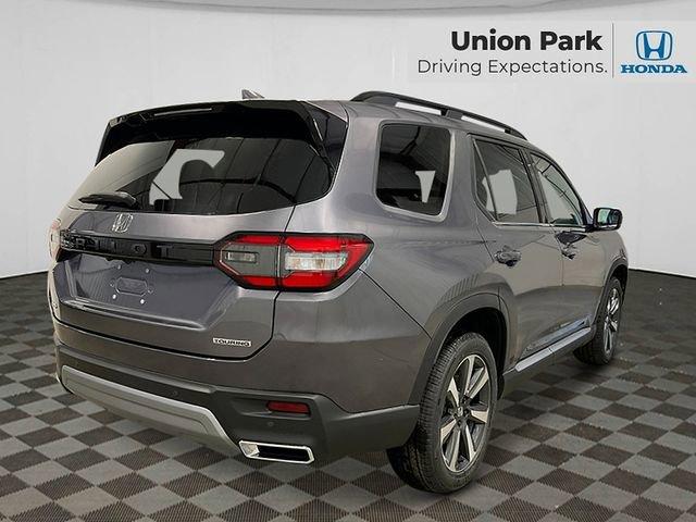 new 2025 Honda Pilot car, priced at $51,095