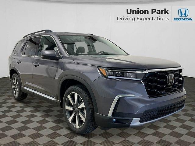 new 2025 Honda Pilot car, priced at $51,095