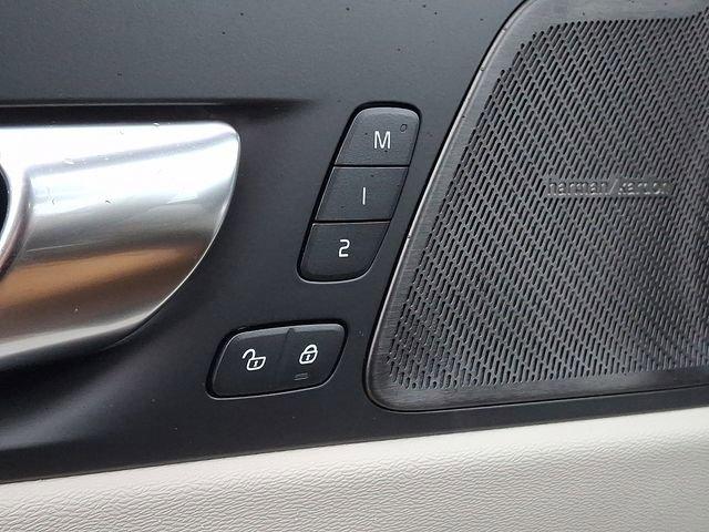 new 2026 Volvo XC60 car, priced at $64,055