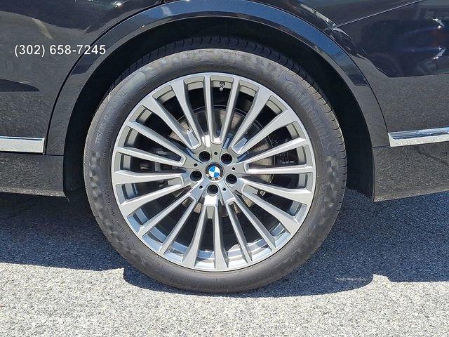 new 2027 BMW X7 car, priced at $96,005