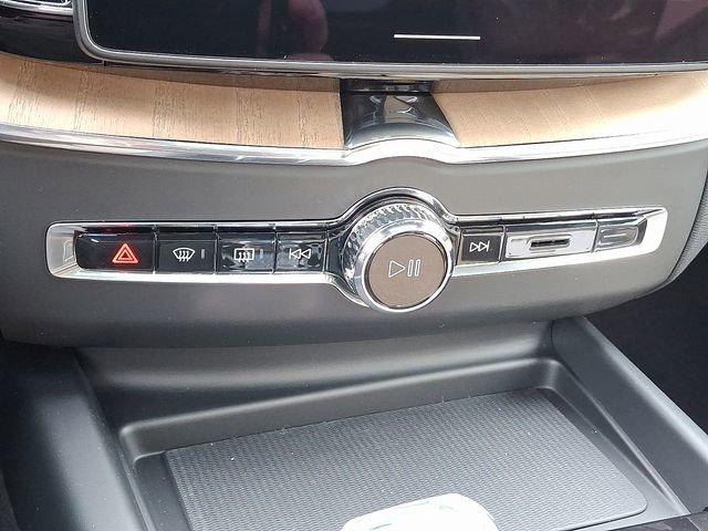 new 2026 Volvo XC60 Plug-In Hybrid car, priced at $69,285