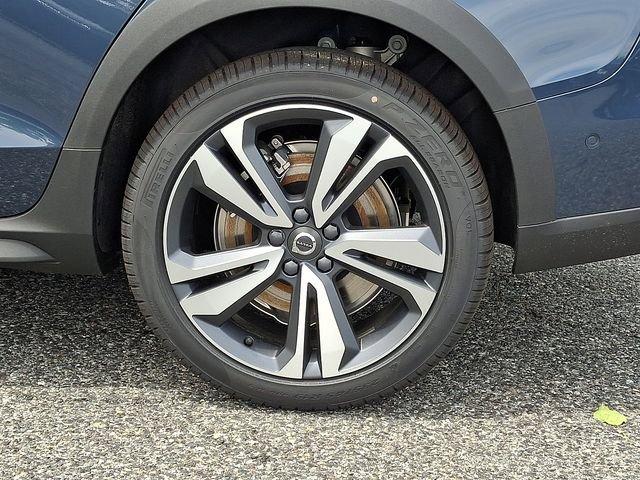 new 2026 Volvo V60 Cross Country car, priced at $57,294