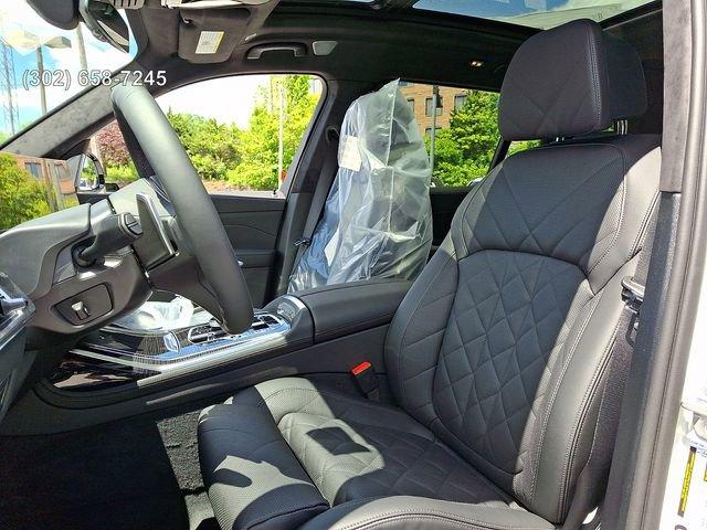 new 2027 BMW X7 car, priced at $102,755