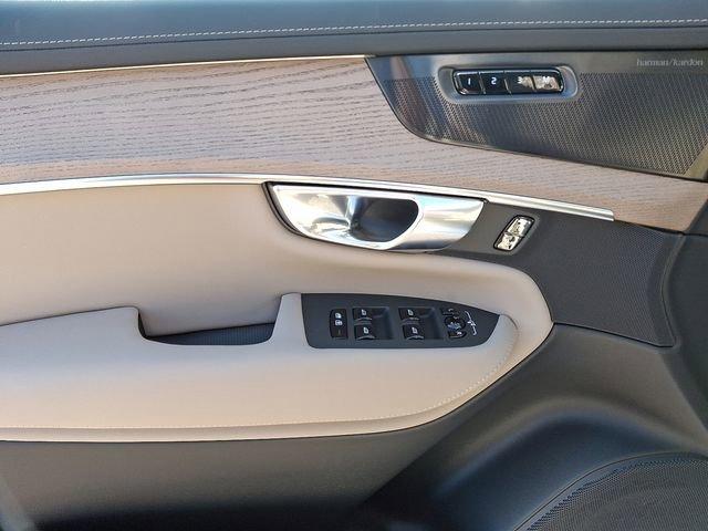 new 2026 Volvo XC90 Plug-In Hybrid car, priced at $86,000