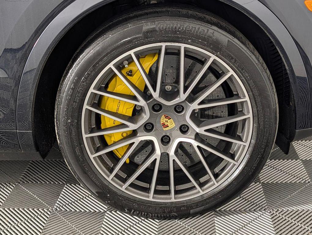 used 2020 Porsche Cayenne car, priced at $94,009