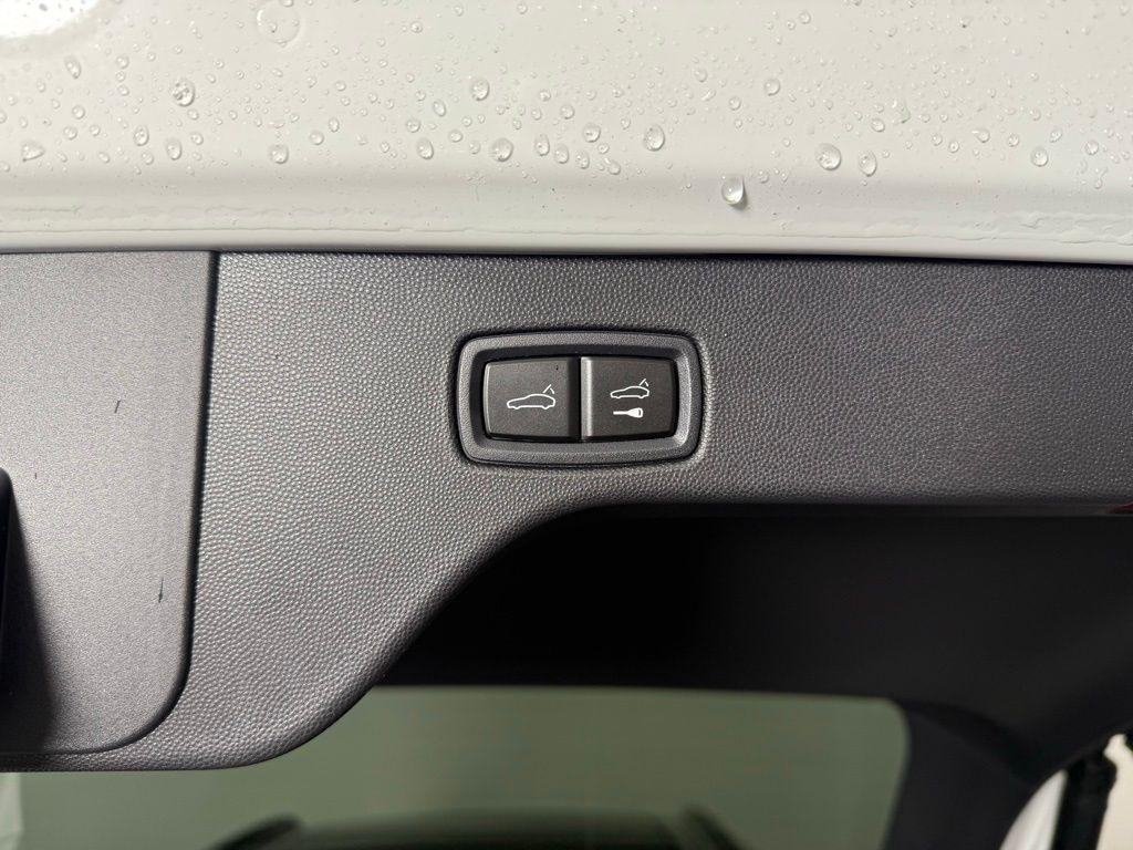 new 2025 Porsche Macan car, priced at $103,525