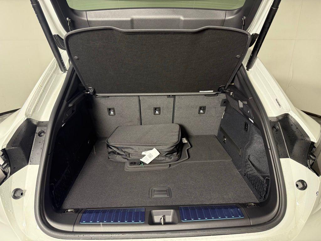 new 2025 Porsche Macan car, priced at $103,525