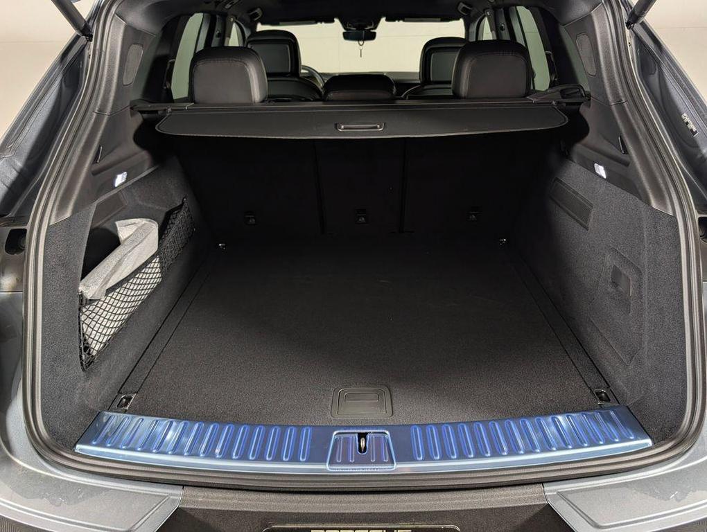 new 2026 Porsche Cayenne car
