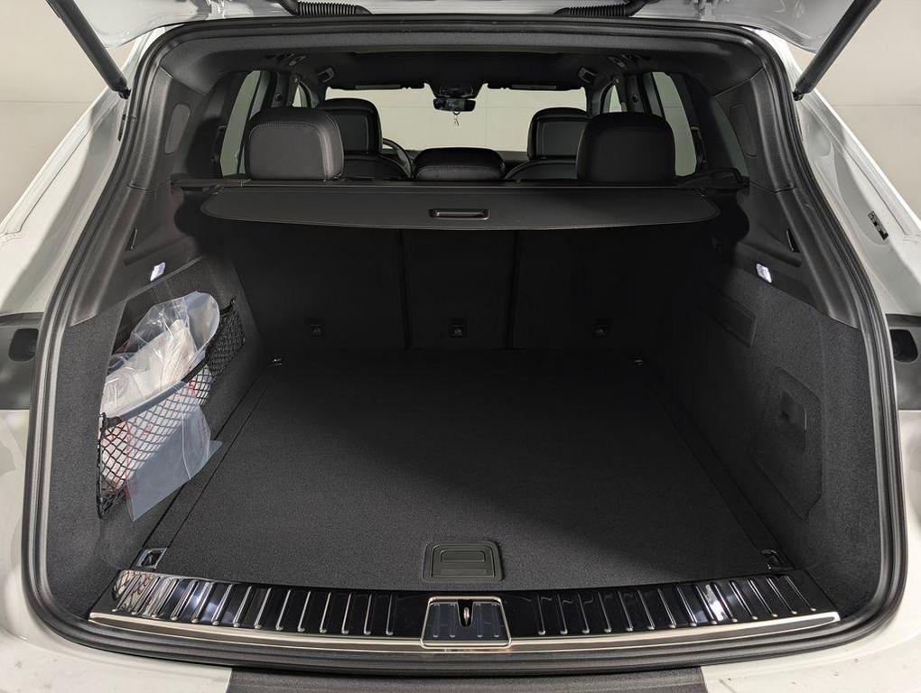 new 2026 Porsche Cayenne car, priced at $111,660
