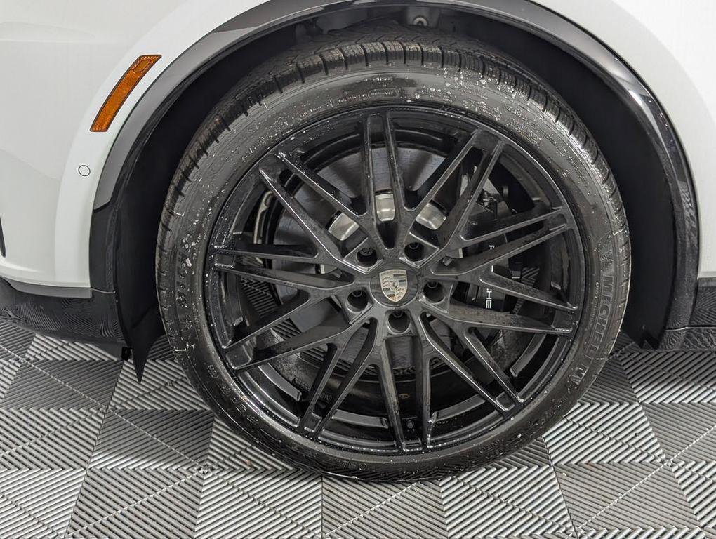 new 2025 Porsche Macan car, priced at $139,405