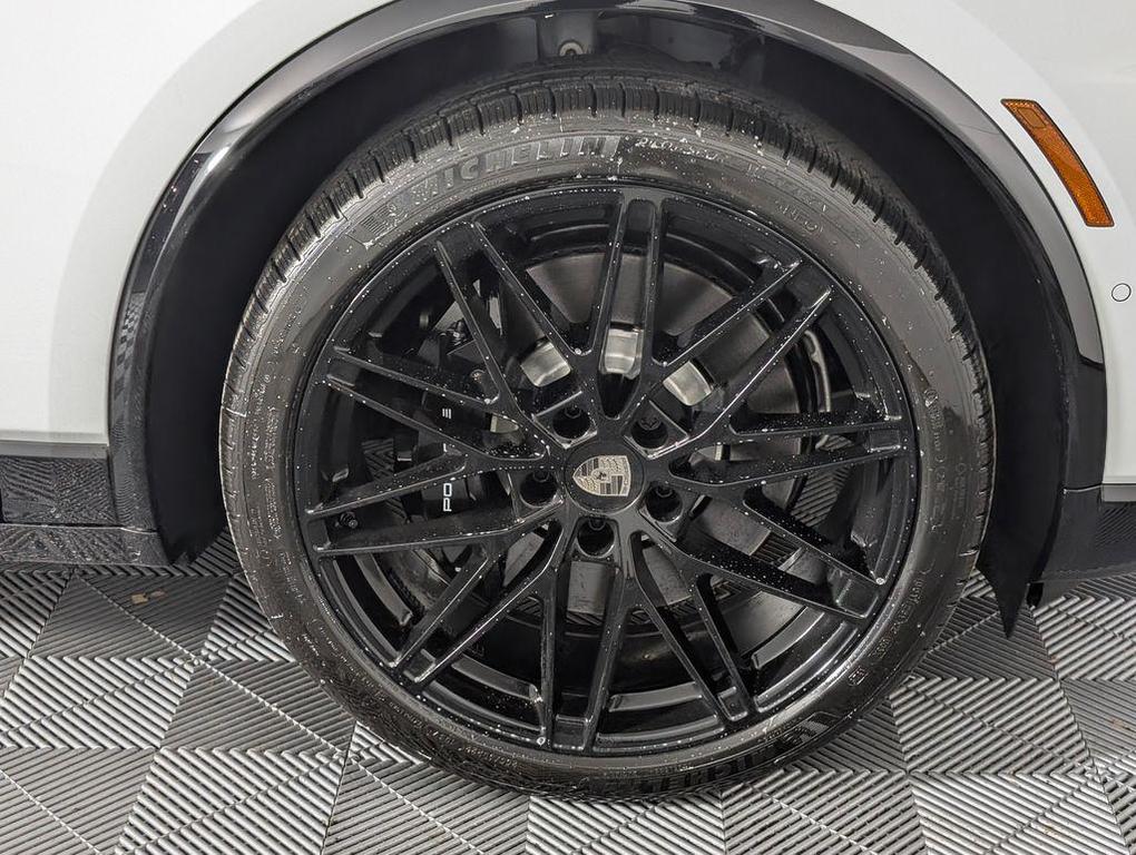 new 2025 Porsche Macan car, priced at $139,405