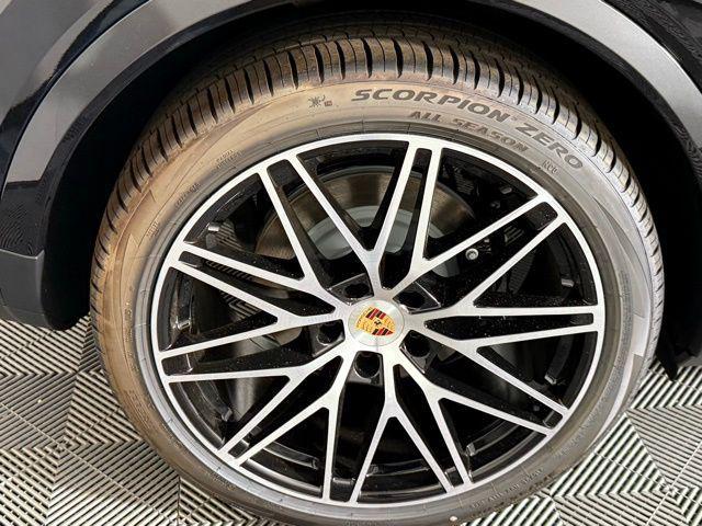 new 2025 Porsche Cayenne car, priced at $107,895