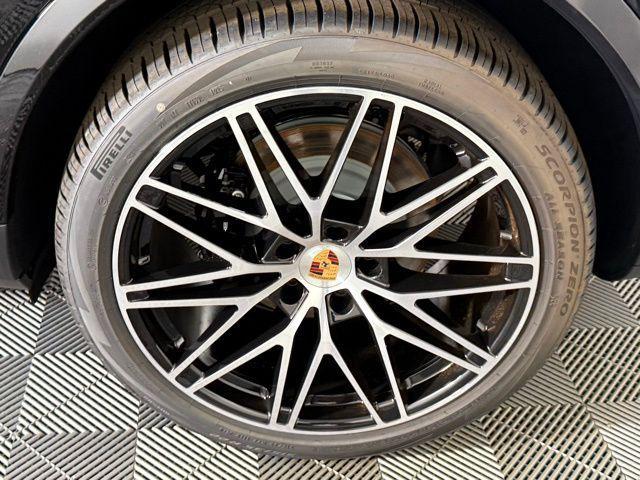 new 2025 Porsche Cayenne car, priced at $107,895