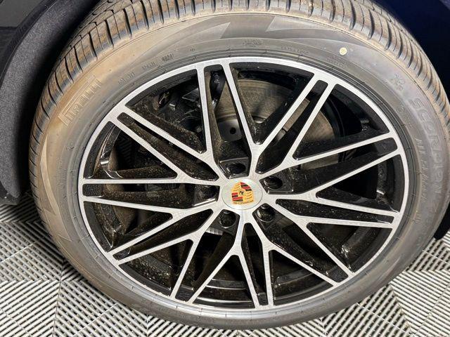 new 2025 Porsche Cayenne car, priced at $107,895
