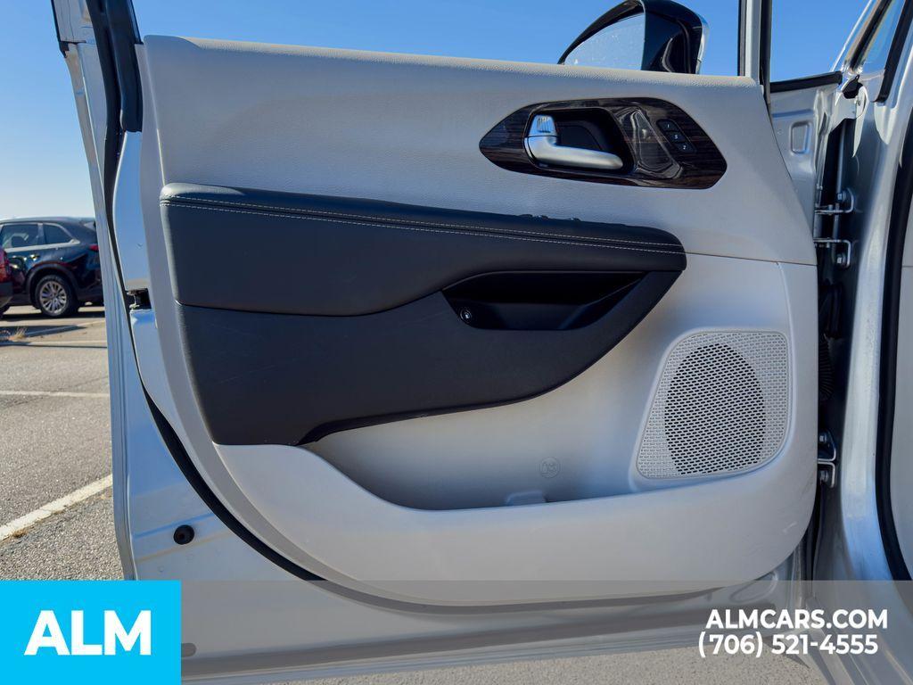 used 2023 Chrysler Pacifica Hybrid car, priced at $26,920