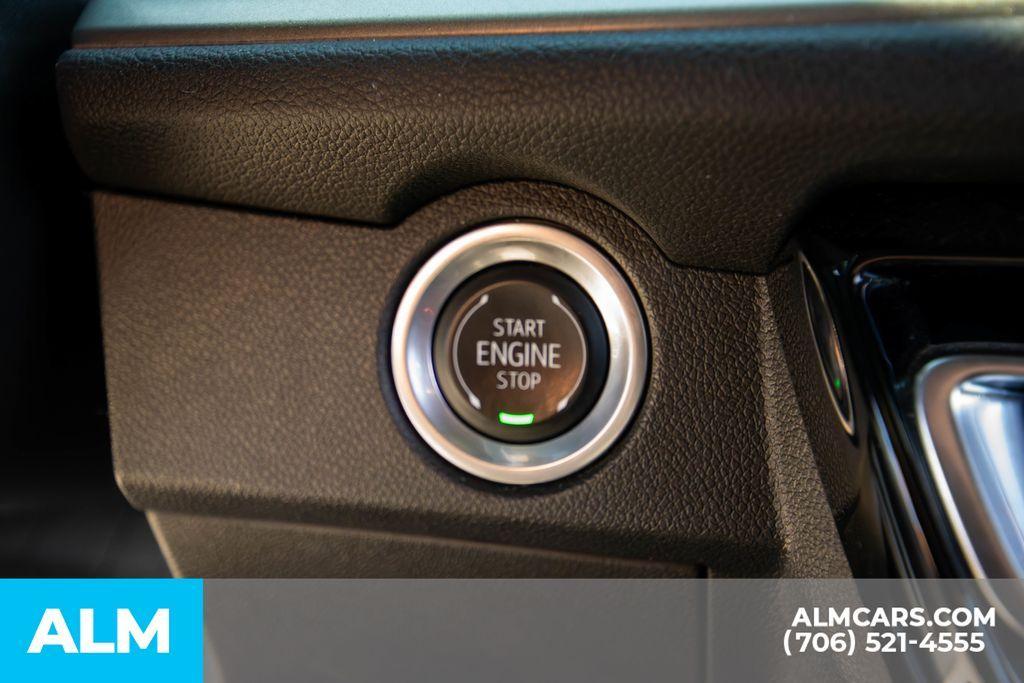 used 2024 Chevrolet Traverse car, priced at $32,420