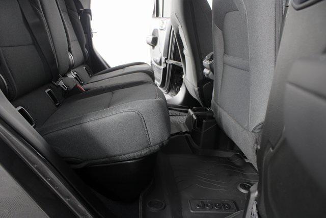 new 2026 Jeep Gladiator car, priced at $45,685