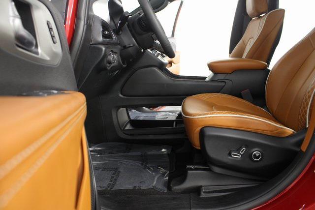 used 2025 Chrysler Pacifica car, priced at $44,496