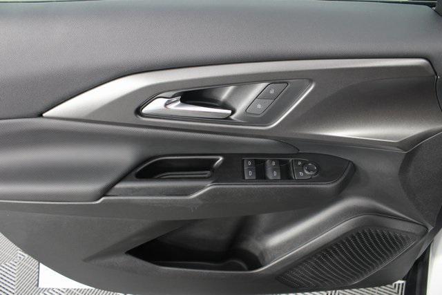 used 2025 Chevrolet Equinox EV car, priced at $19,996