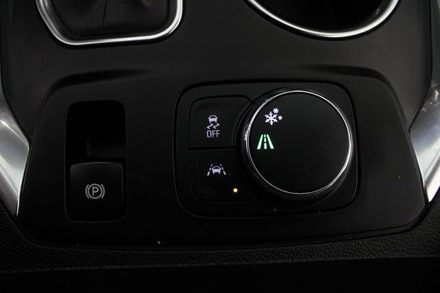 used 2021 Chevrolet Traverse car, priced at $18,996